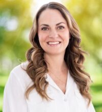 Her approach integrates myofascial release, deep tissue work, reflexology, cupping, and trigger point therapy, customizing each massage to fit her clients’ unique needs. By combining these techniques, Cinnamon creates a relaxing yet effective experience that alleviates muscle tension from everyday activities or overuse injuries.