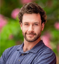 Welcome to Hawthorn Healing Arts Center 27 Jesse Slater, D.C., LMT, Chiropractor, Massage Therapist