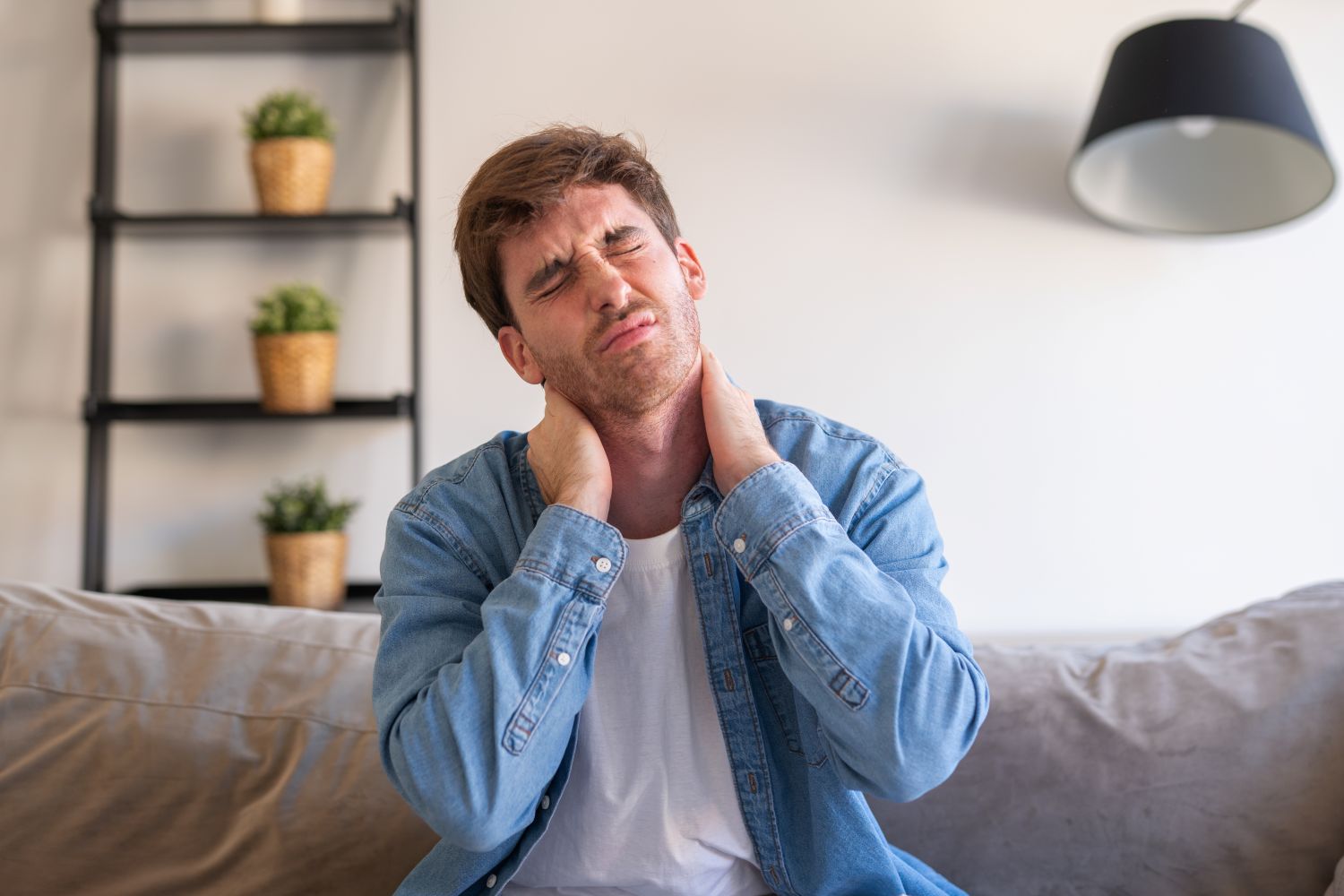 What Should You Do in the First Few Days After a Car Accident? 2 During a collision, your body experiences rapid acceleration and deceleration forces. Even when vehicle damage appears relatively minor, the head, neck, torso, and extremities can move suddenly in response to those forces.